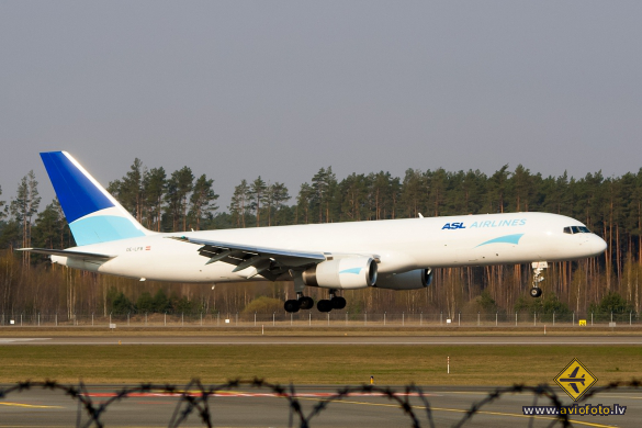 Boeing 757-23APF