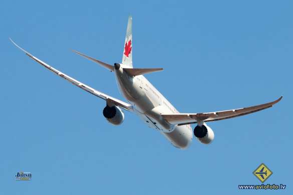Boeing 787-9 Dreamliner