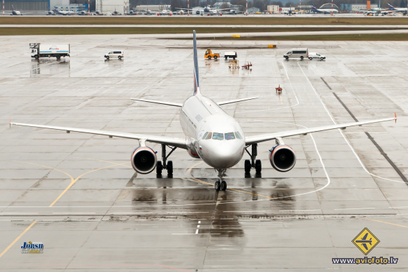 Airbus A320-214