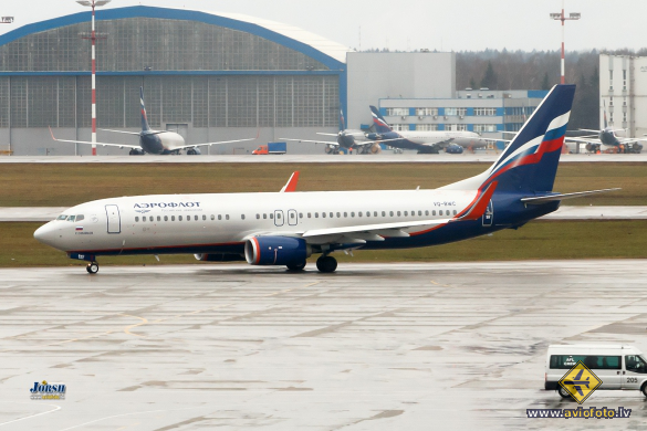Boeing 737-8LJ