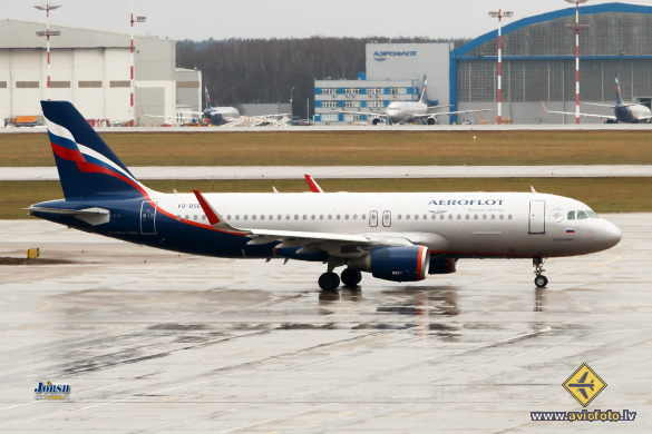 Airbus A320-214