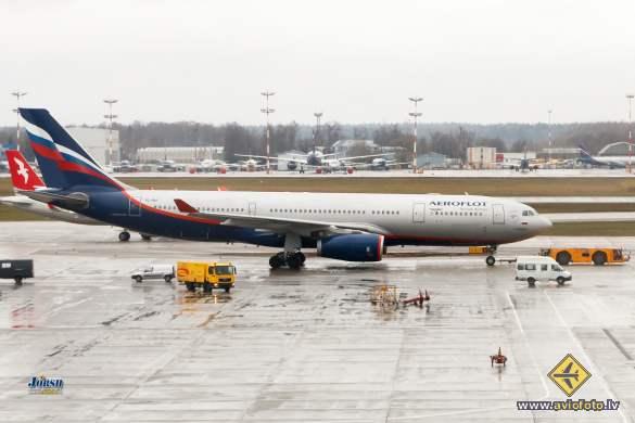 Airbus A330-243