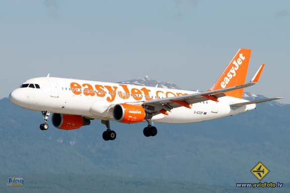 Airbus A320-214
