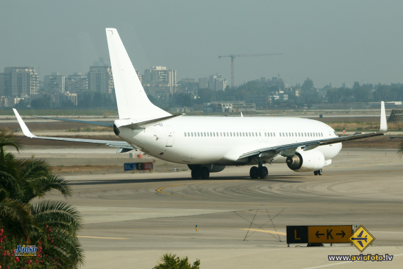 Boeing 737-8Q8