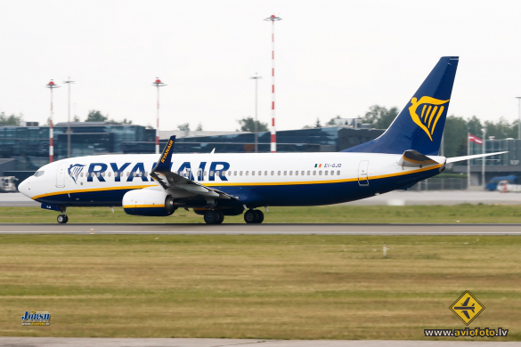 Boeing 737-8AS