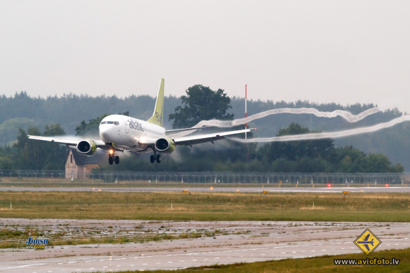 Boeing 737-53S