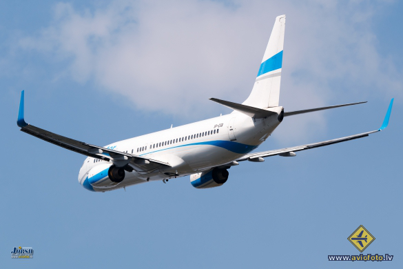 Boeing 737-8Q8