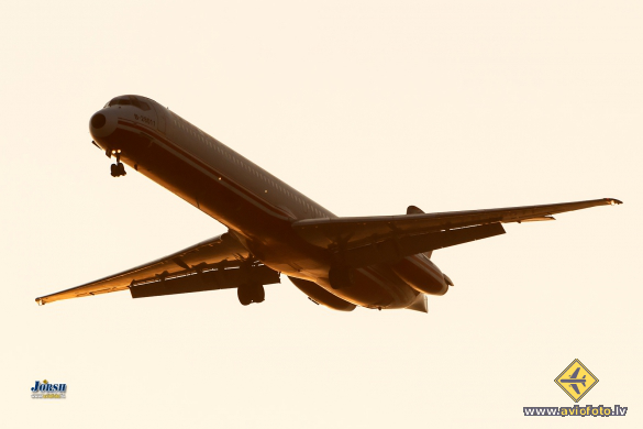McDonnell Douglas MD-82 (DC-9-82)