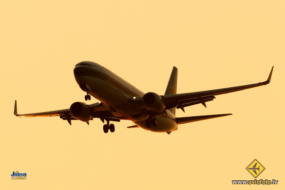 Boeing 737-86N