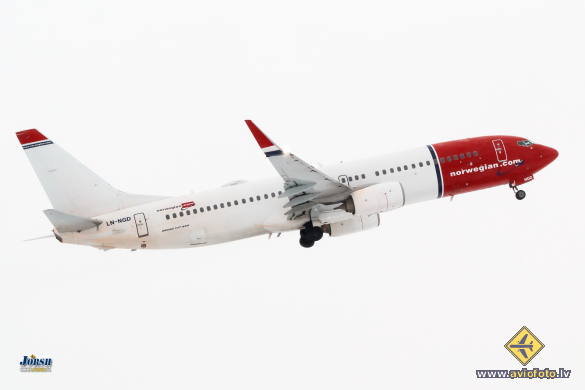 Boeing 737-8JP