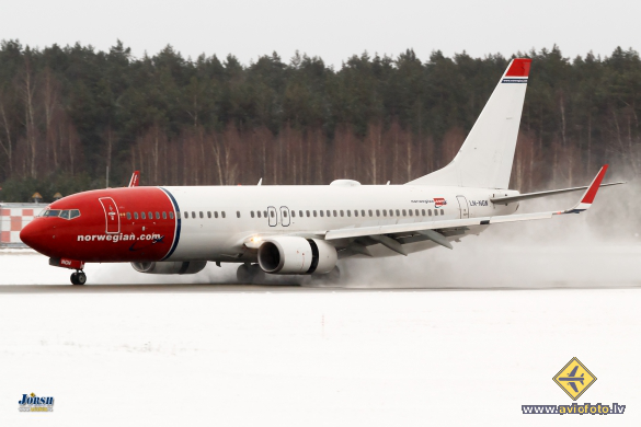 Boeing 737-8JP
