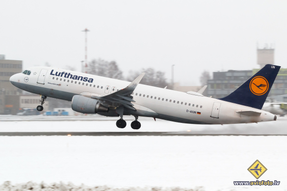 Airbus A320-214