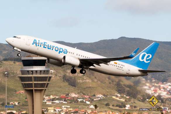 Boeing 737-85P