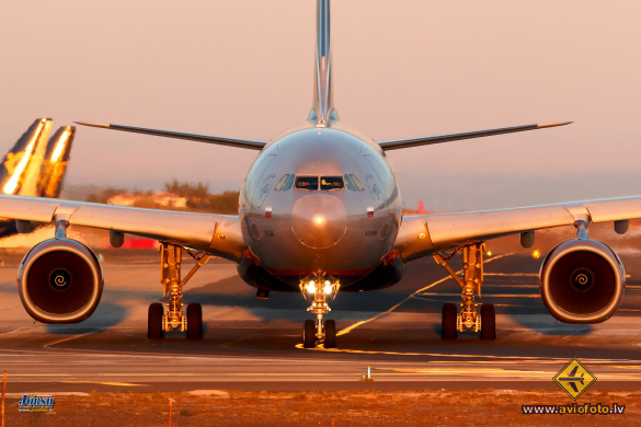 Airbus A330-343