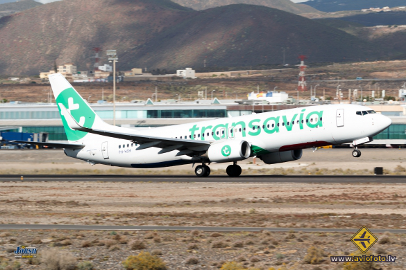 Boeing 737-8K2