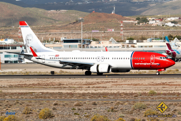 Boeing 737-8JP