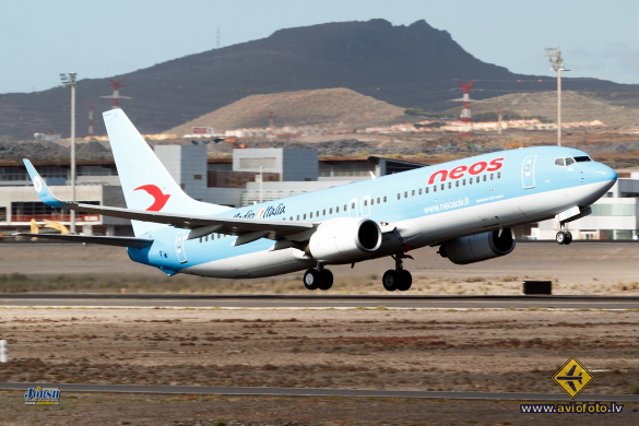 Boeing 737-86N