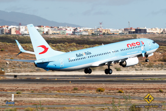 Boeing 737-86N