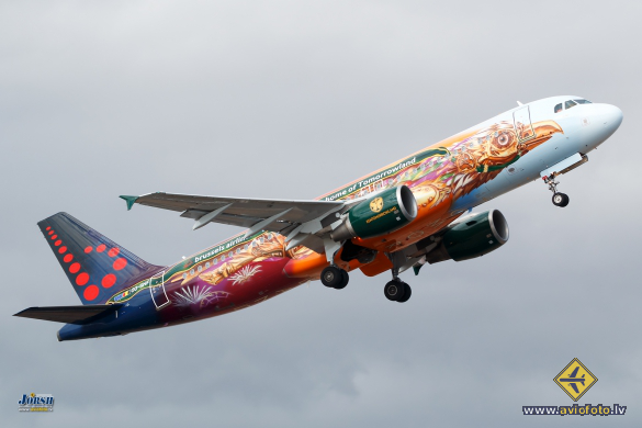 Airbus A320-214