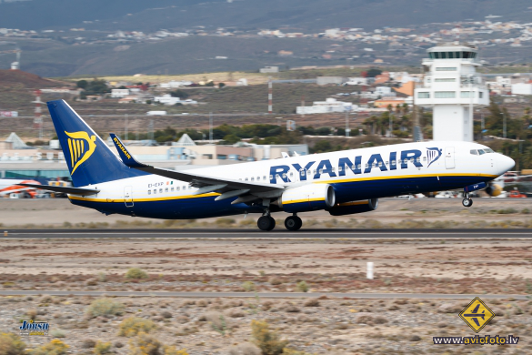 Boeing 737-8AS