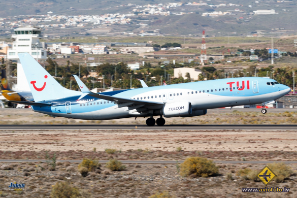 Boeing 737-8K5