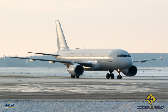 Airbus A320-214