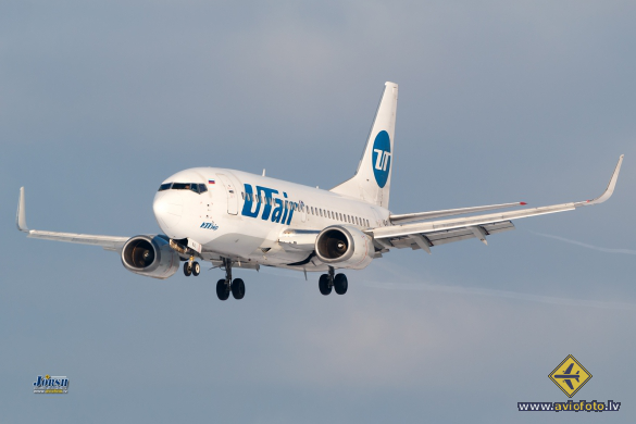 Boeing 737-524