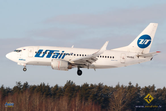Boeing 737-524