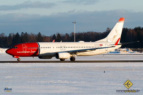Boeing 737-8JP