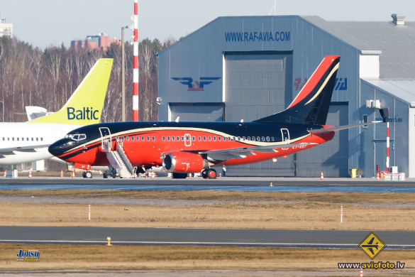 Boeing 737-522
