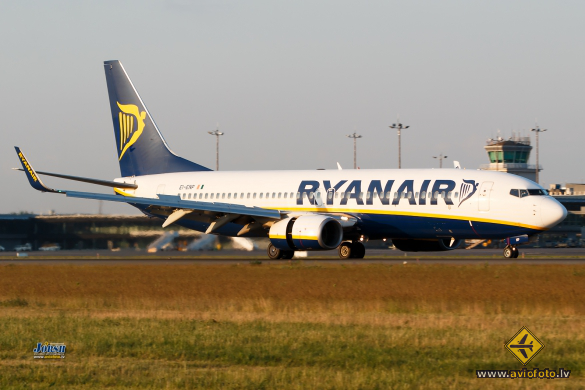 Boeing 737-8AS