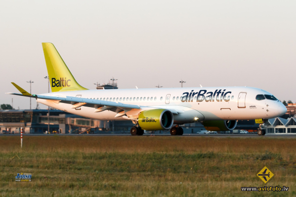 Airbus A220-300