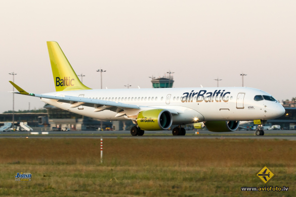 Airbus A220-300