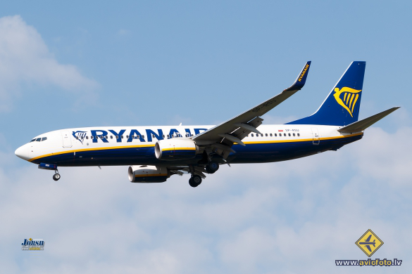 Boeing 737-8AS