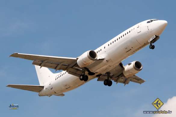 Boeing 737-4Q8