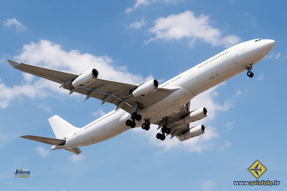 Airbus A340-313