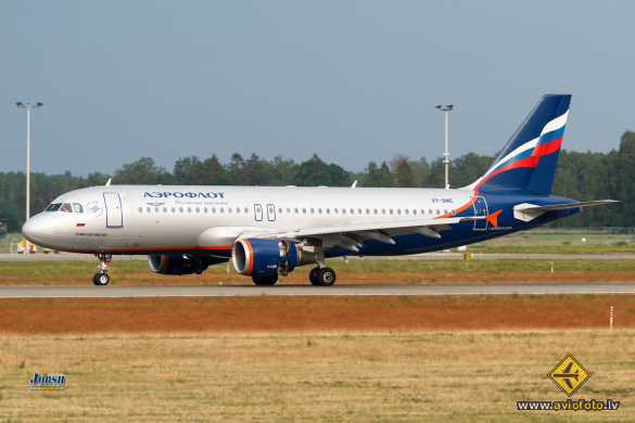 Airbus A320-214