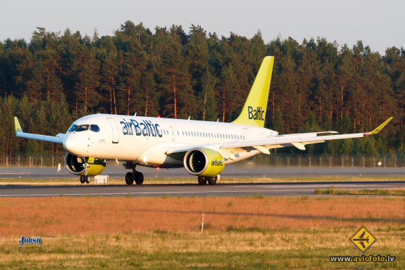 Airbus A220-300
