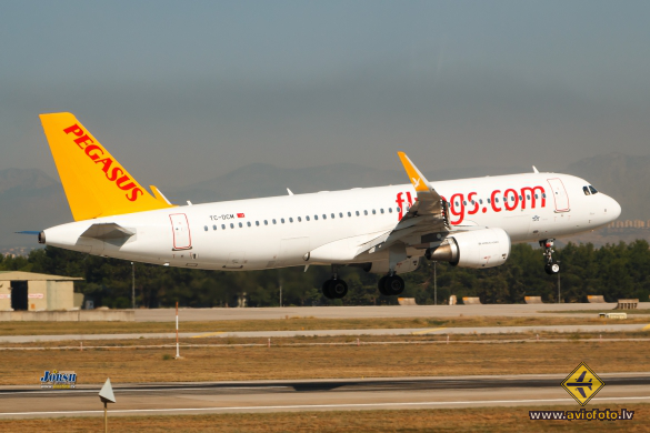 Airbus A320-214