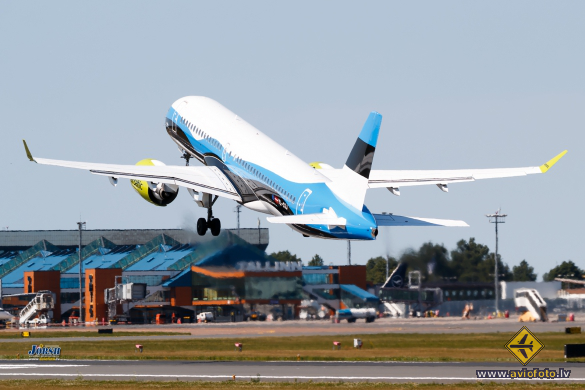 Airbus A220-300