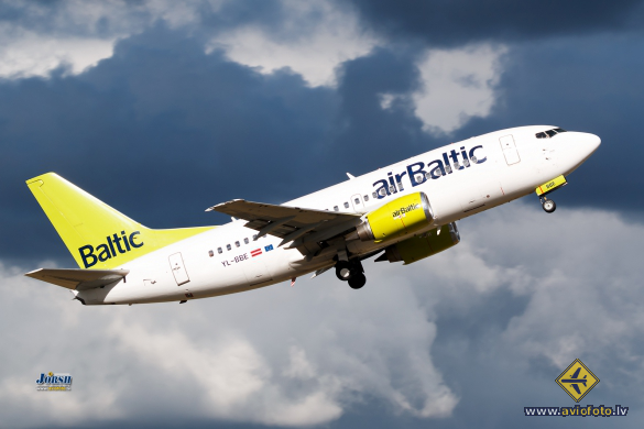 Boeing 737-53S