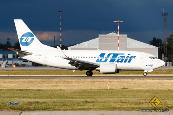 Boeing 737-524