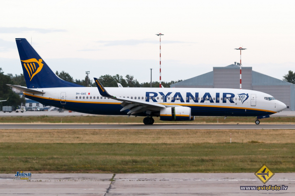 Boeing 737-8AS