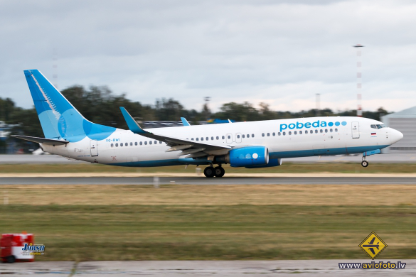 Boeing 737-8LJ