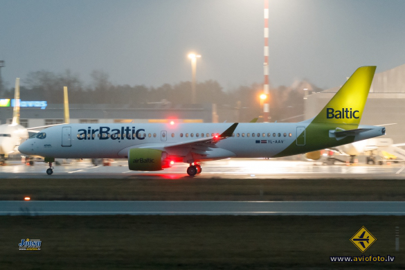 Airbus A220-300