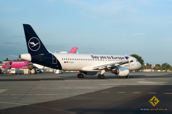 Airbus A320-214