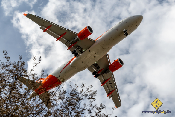 Airbus A320-214
