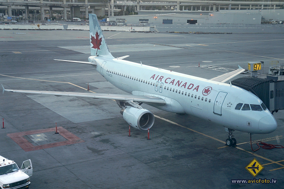 Airbus A320-214