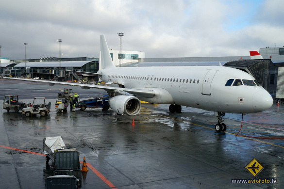 Airbus A320-233