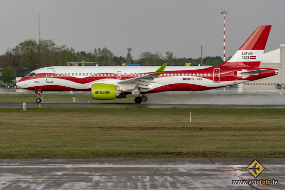 Airbus A220-300